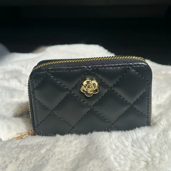 Elegant 2 Piece Black Quilted Women's Bag Set - Picture 8 of 13